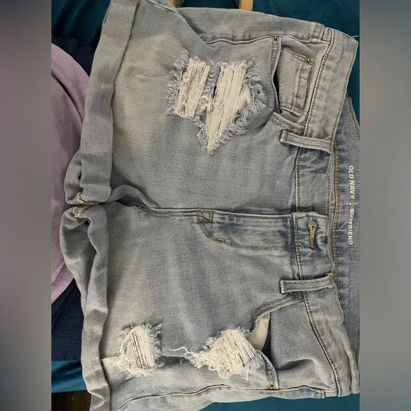 Old Navy ladies Jean shorts size 12 boyfriend ripped style - Picture 3 of 5